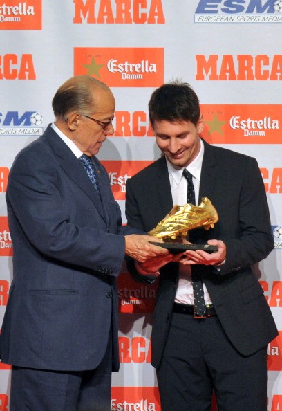 Trong buổi lễ, Messi được nhận danh hiệu ‘Chiếc giày vàng Châu Âu 2012’ từ huyền thoại một thời của CLB Barca Luis Suarez (cầu thủ người Tây Ban Nha duy nhất giành Quả bóng vàng cho đến thời điểm này). Đây là lần thứ hai Messi nhận được danh hiệu này, trước đó Messi cũng được vinh danh khi ghi được 34 bàn thắng ở mùa giải 2009/10.
